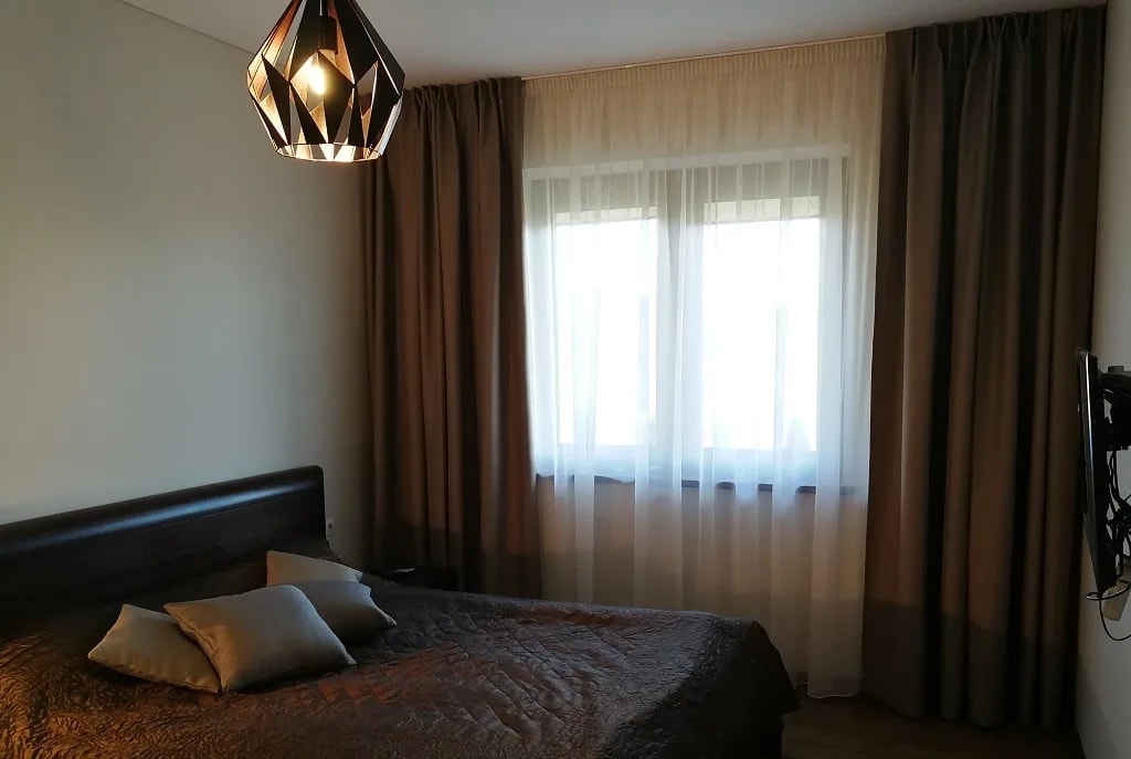 20180109 užuolaidos miegamąjame iš blackout audinio